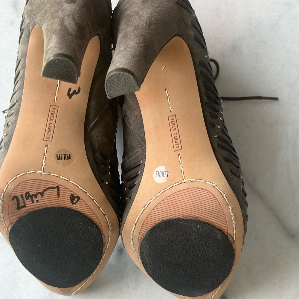 Vince Camuto Women's Megara Ankle Bootie 8.5M Vintage Look - Picture 7 of 16